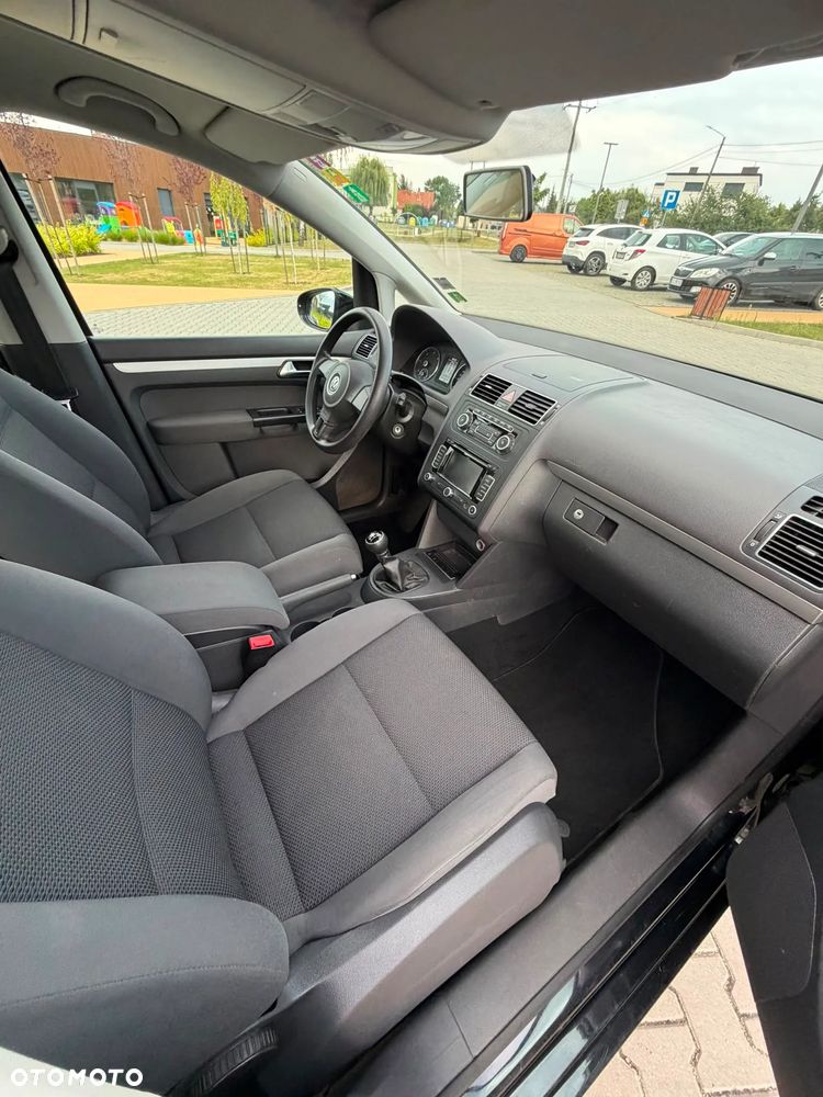 Volkswagen Touran 1.6 TDI DPF BlueMotion Technology Trendline - 4
