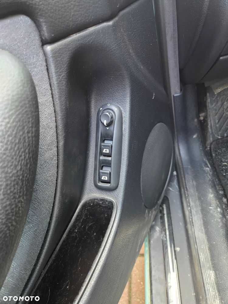 Peugeot 406 - 24