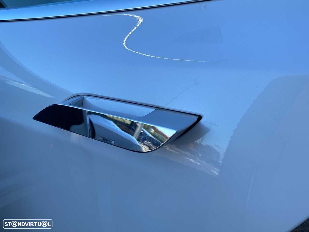 Tesla Model S - 19