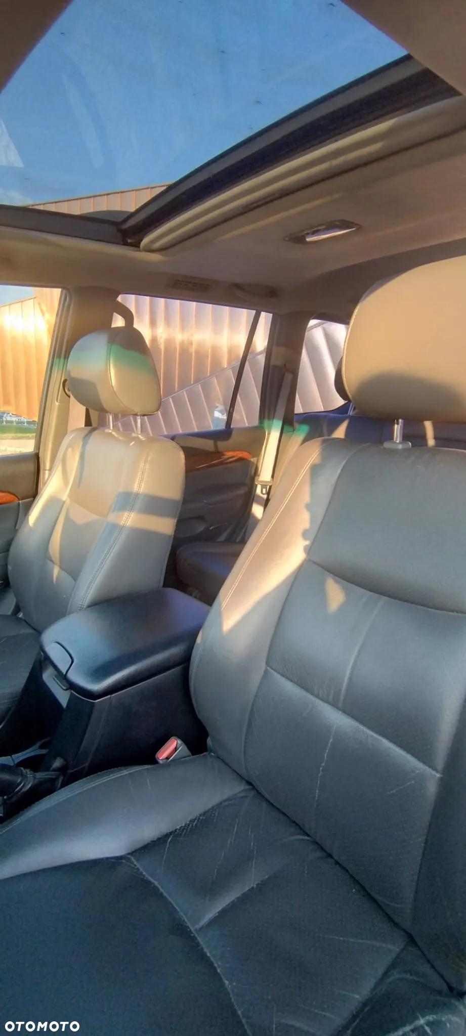 Toyota Land Cruiser - 12
