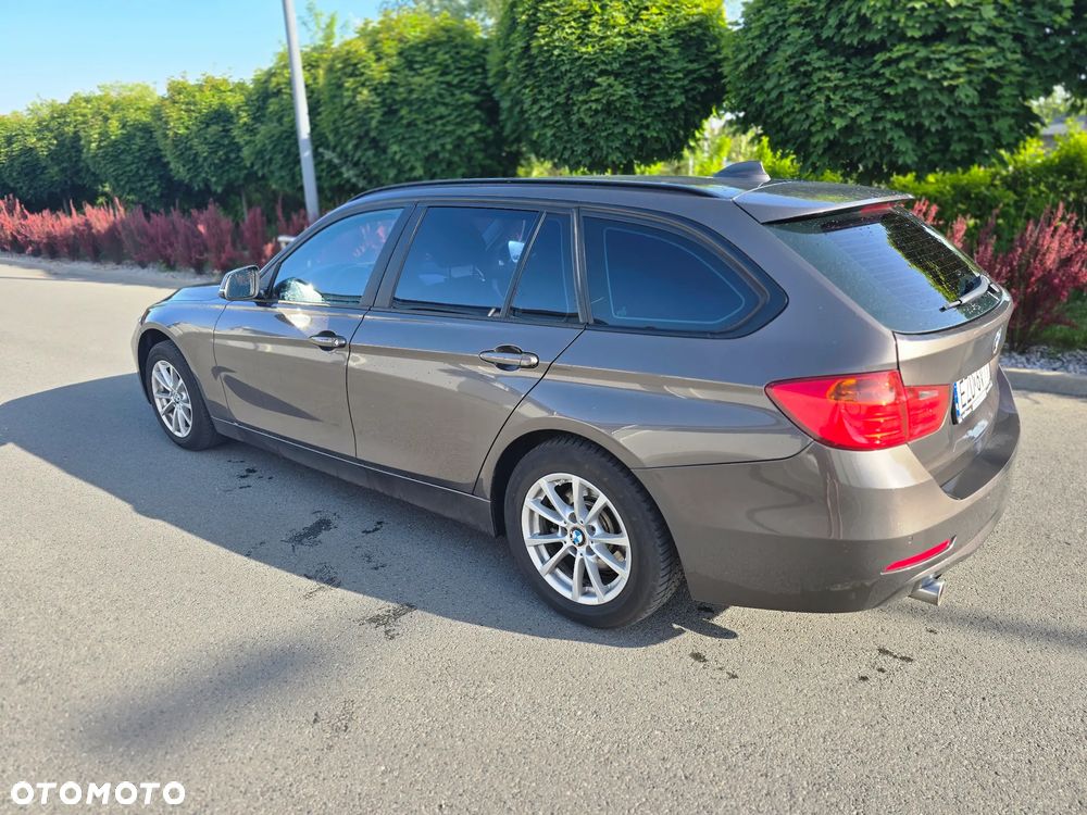 BMW Seria 3 318d - 5