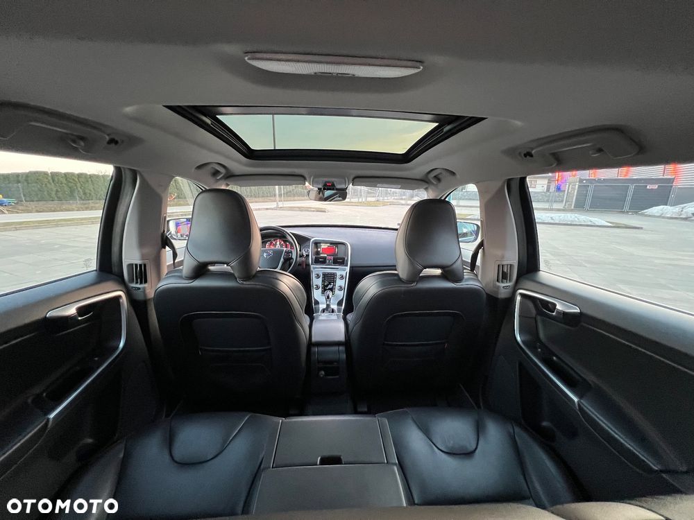 Volvo XC 60 D4 AWD Ocean Race - 23