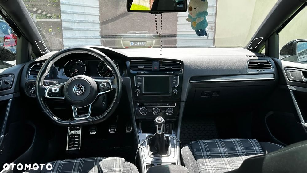 Volkswagen Golf - 15