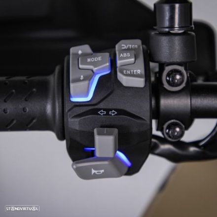 Voge 525DSX Black Knight - 3