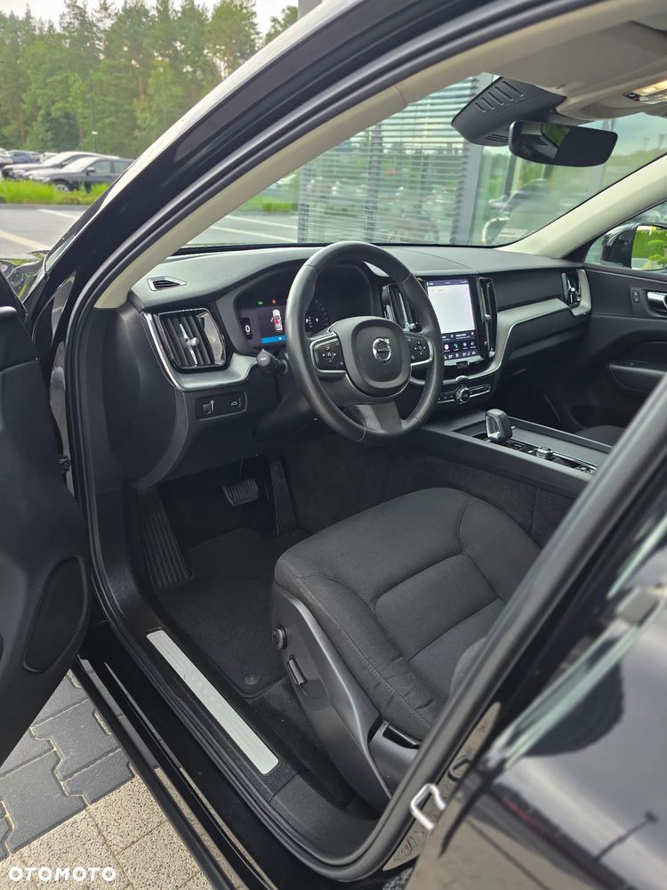 Volvo XC 60 B4 B Momentum Pro - 18