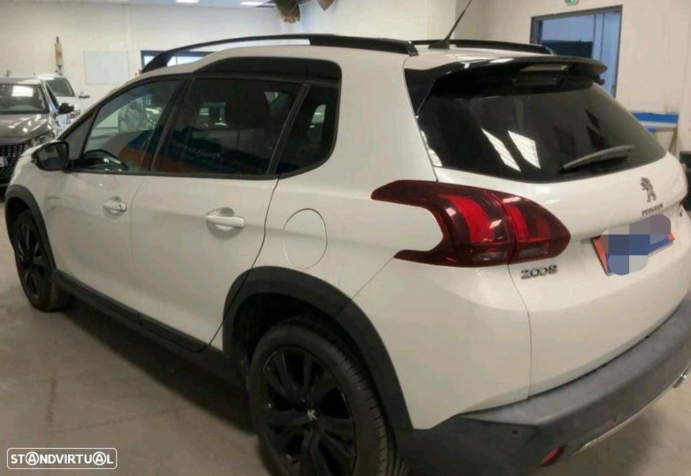 Peugeot 2008 1.2 PureTech GT Line - 14