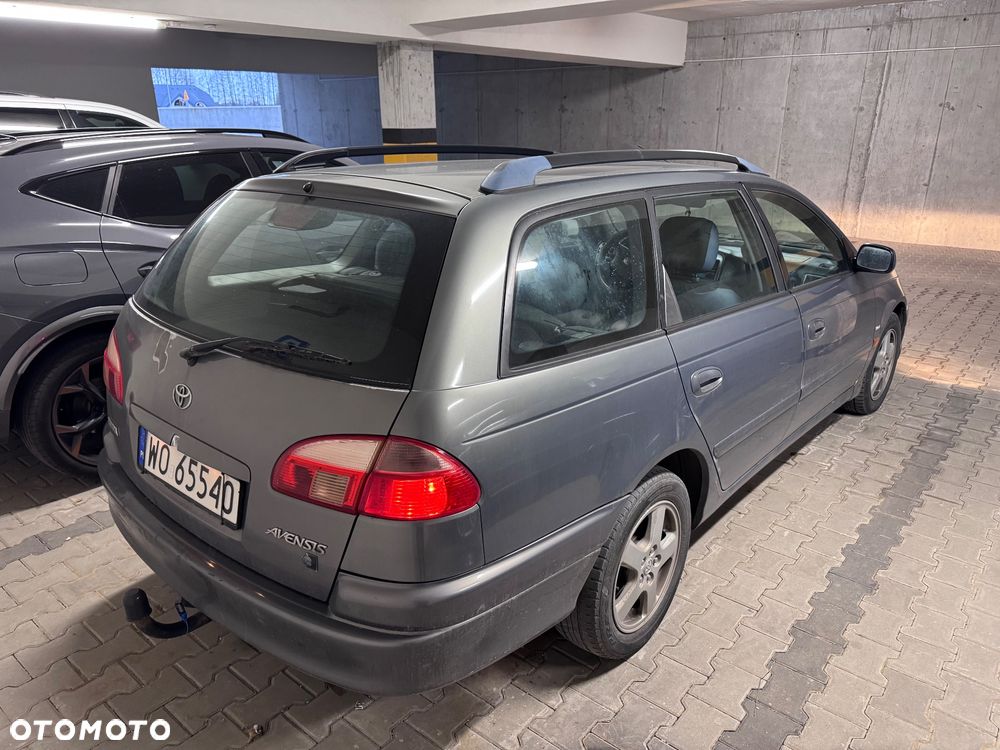 Toyota Avensis - 6