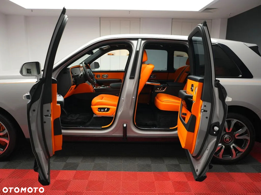 Rolls-Royce Cullinan Black Badge - 23