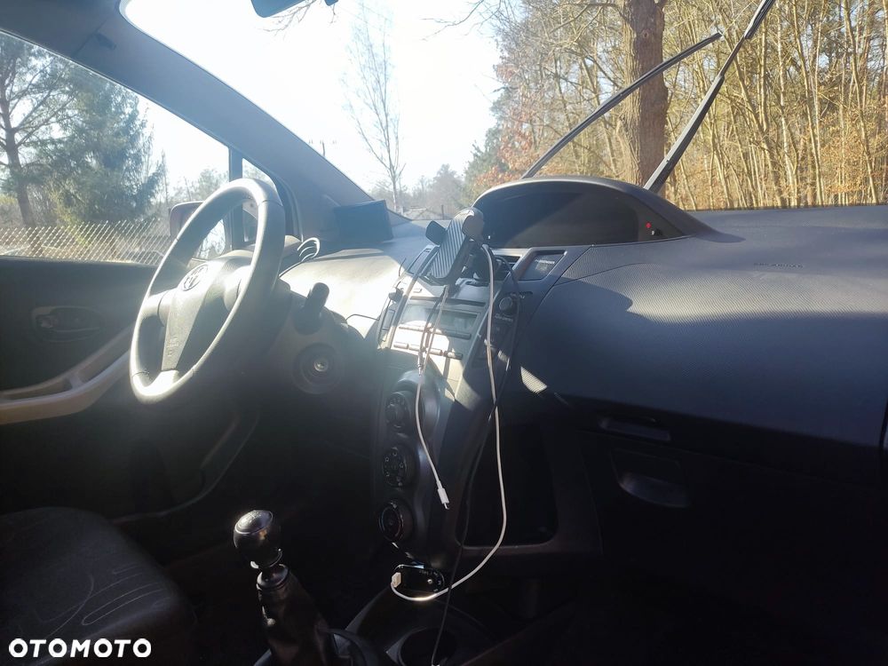 Toyota Yaris 1.33 2010 - 13