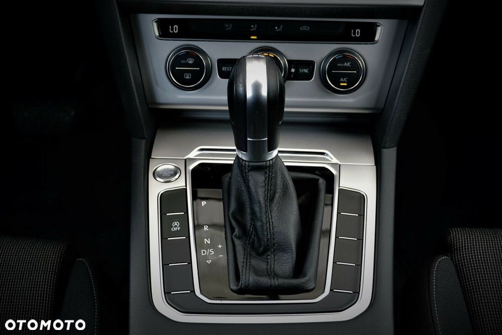 Volkswagen Passat 2.0 TDI SCR Comfortline DSG - 24