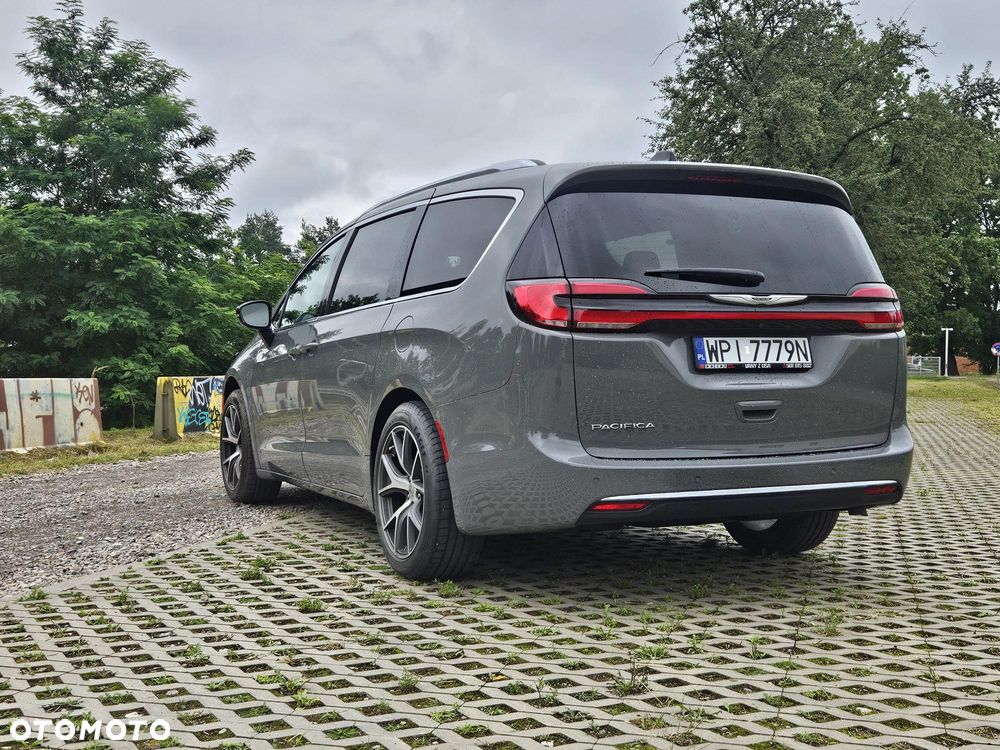 Chrysler Pacifica - 5