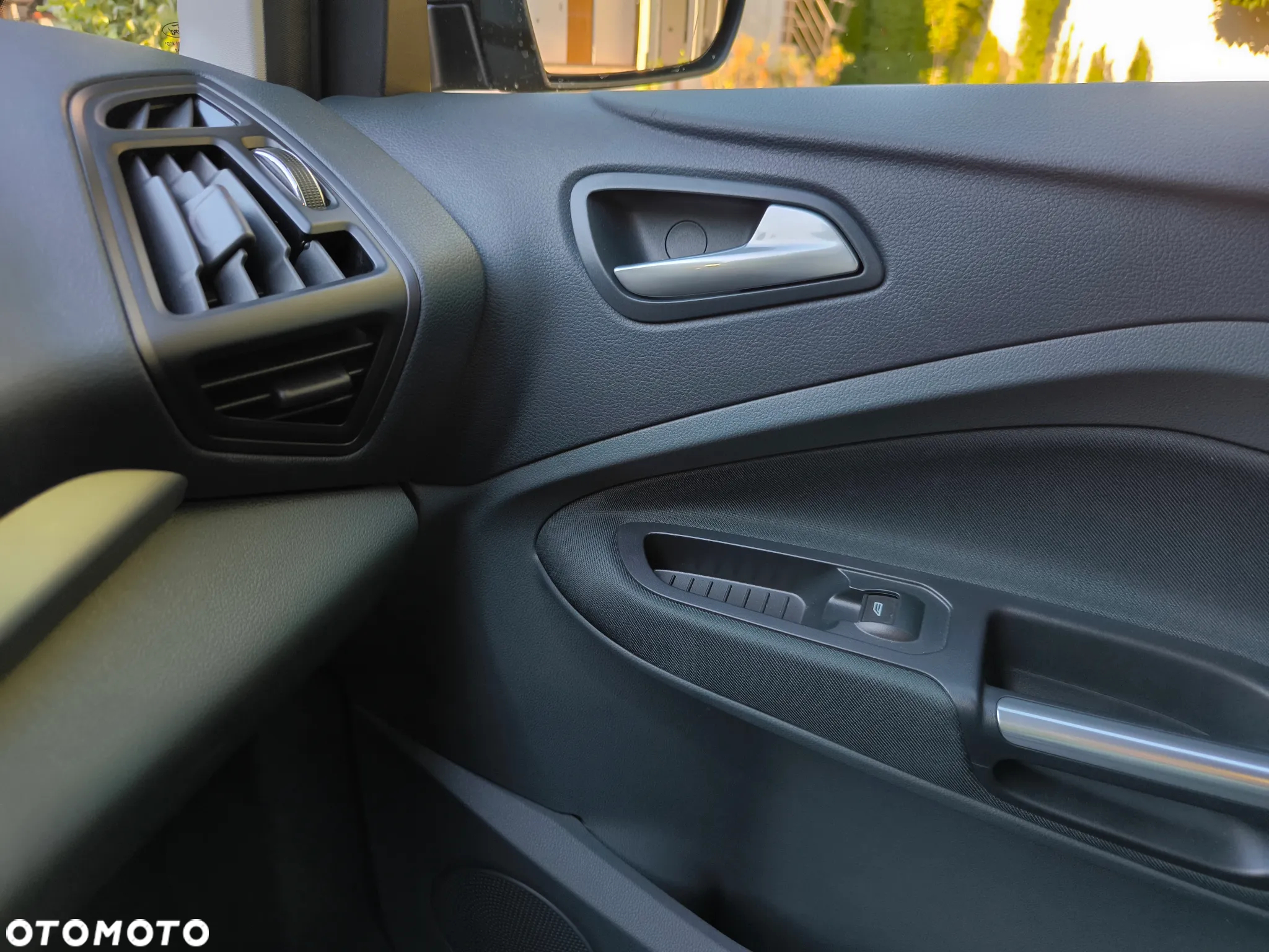 Ford C-MAX 1.6 Trend - 28