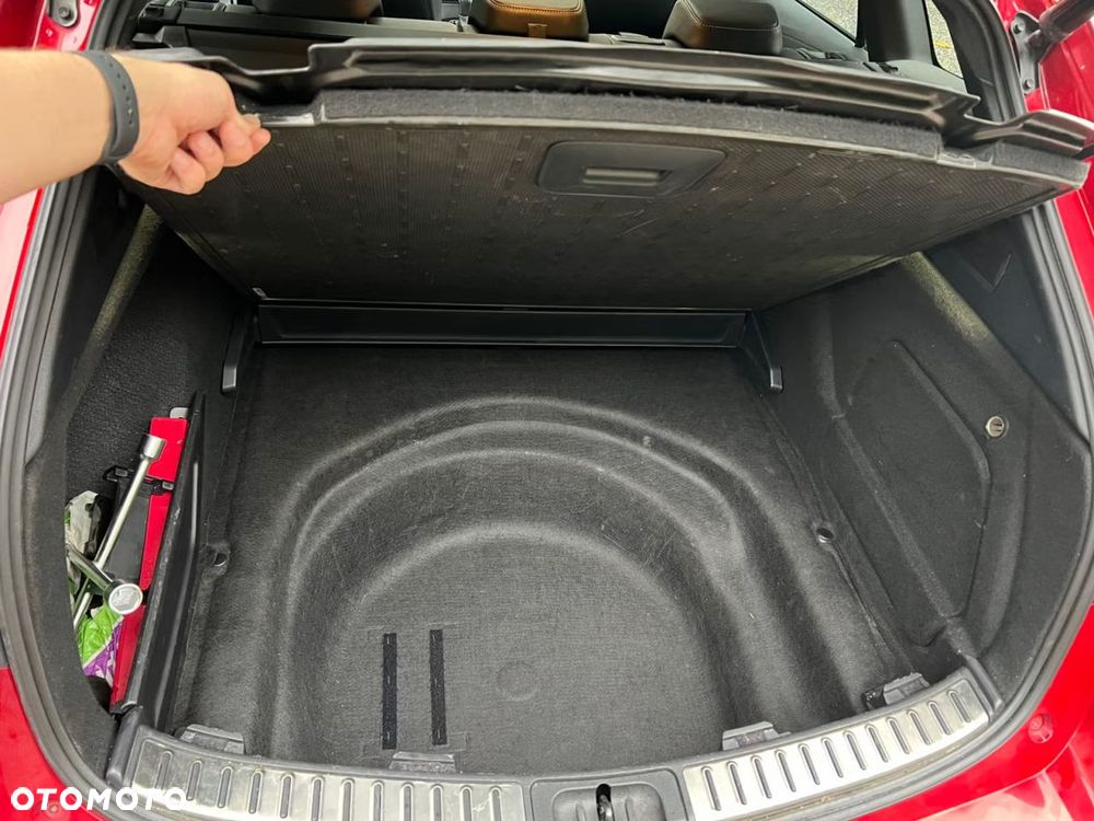 Toyota Corolla 2.0 Lounge - 30