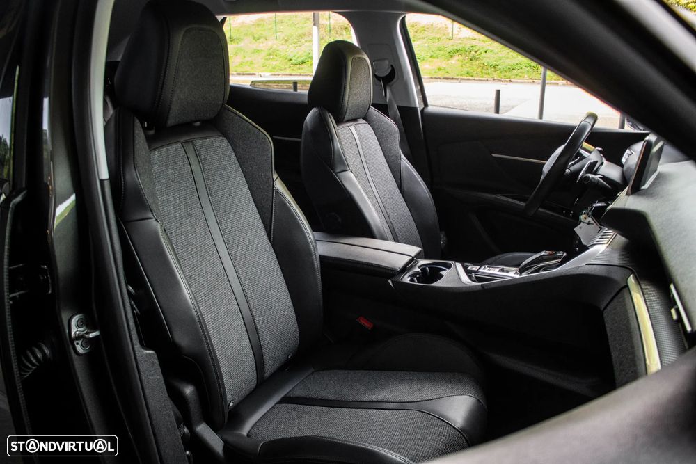 Peugeot 3008 1.2 PureTech Allure Pack EAT8 - 27