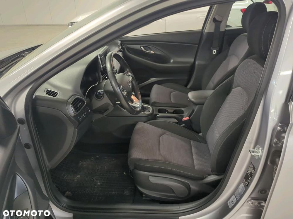 Hyundai i30 1.5 DPI Classic + - 8