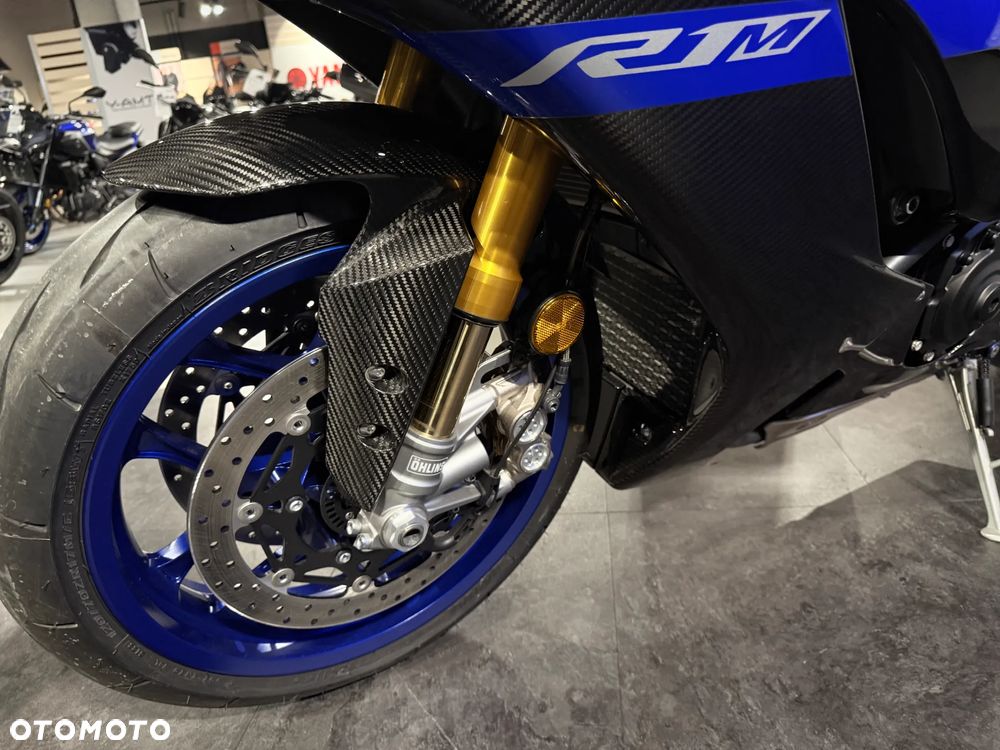 Yamaha R1 - 20