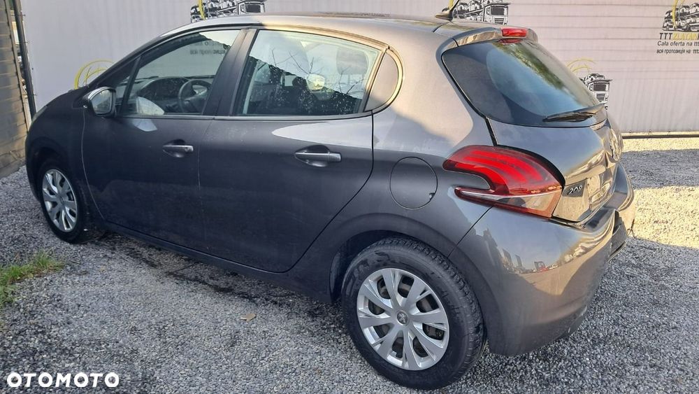 Peugeot 208 - 16