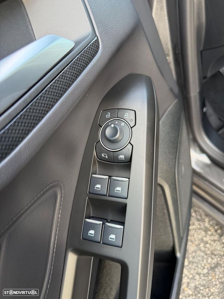 Ford Focus 1.0 EcoBoost MHEV ST-Line - 17