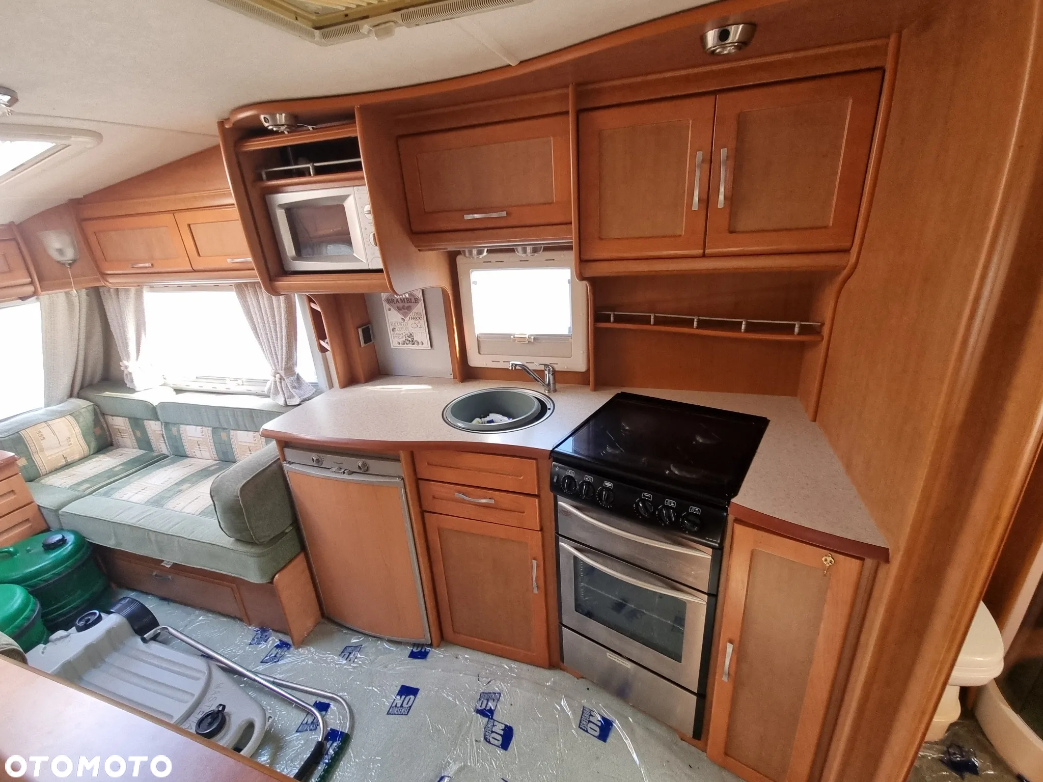 SWIFT Cameo Bessacarr 495 SL - 2