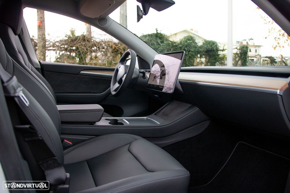 Tesla Model Y RWD - 4