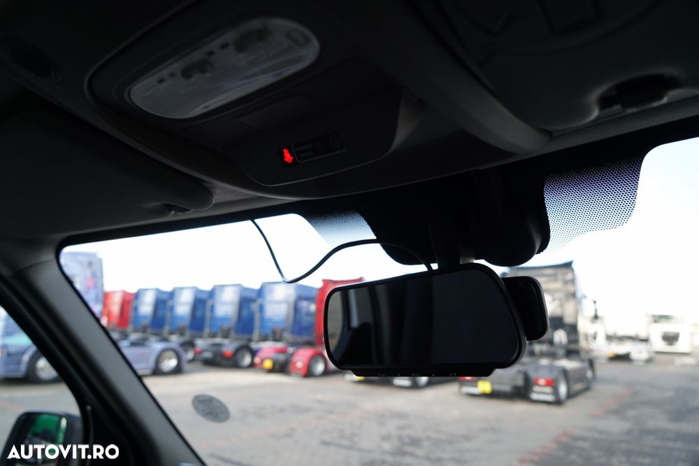 Renault MASTER / IZOTERMIC / CONTAINER / DHOLLANDIA LIFT / IMPORTAT - 30