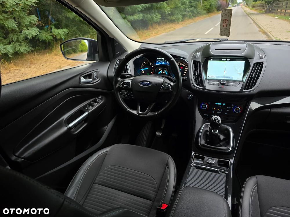 Ford Kuga 1.6 EcoBoost 2x4 Titanium - 5