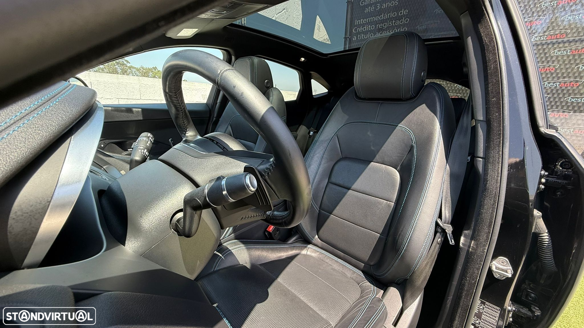 Jaguar E-Pace 2.0 i4D R-Dynamic AWD Aut. - 18