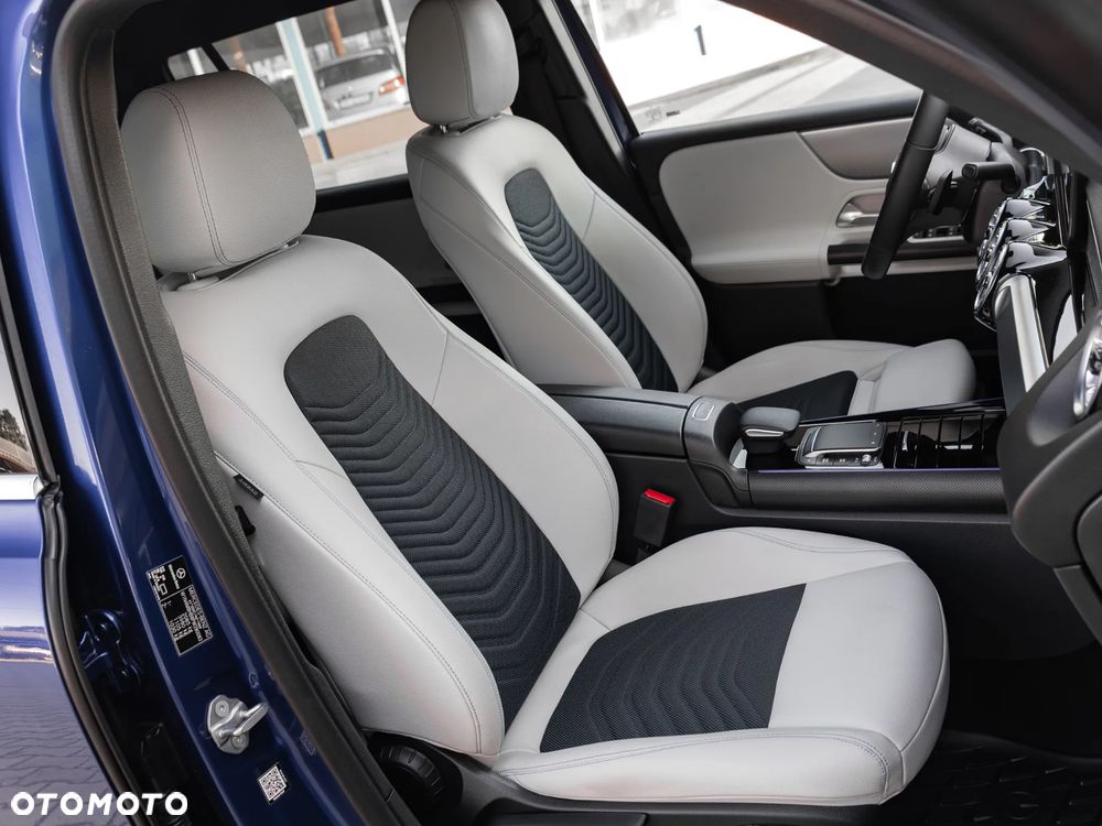 Mercedes-Benz GLB 200 Style 7G-DCT - 29