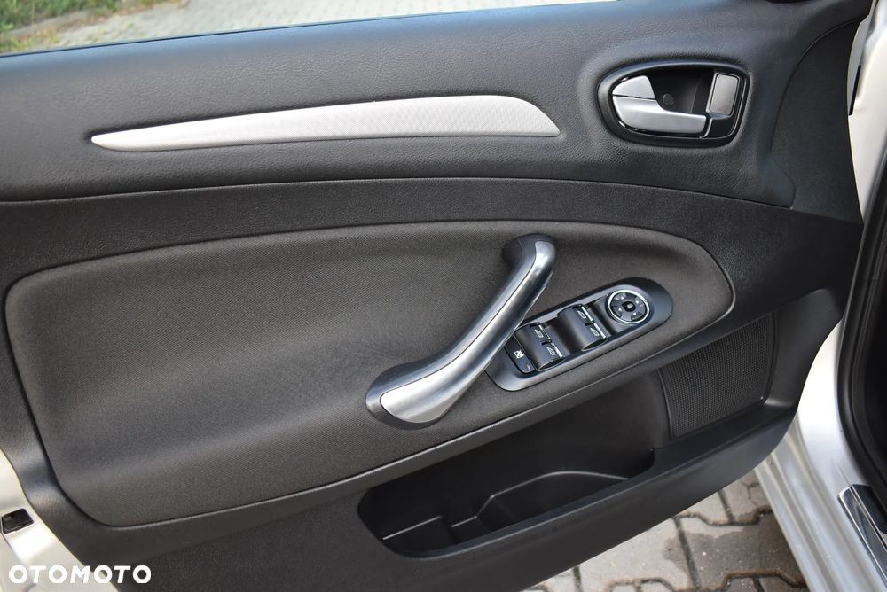 Ford Mondeo 2.0 TDCi Trend - 17