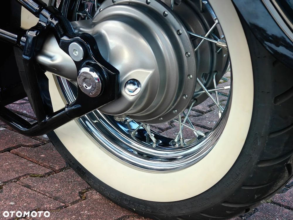 Suzuki Intruder - 32
