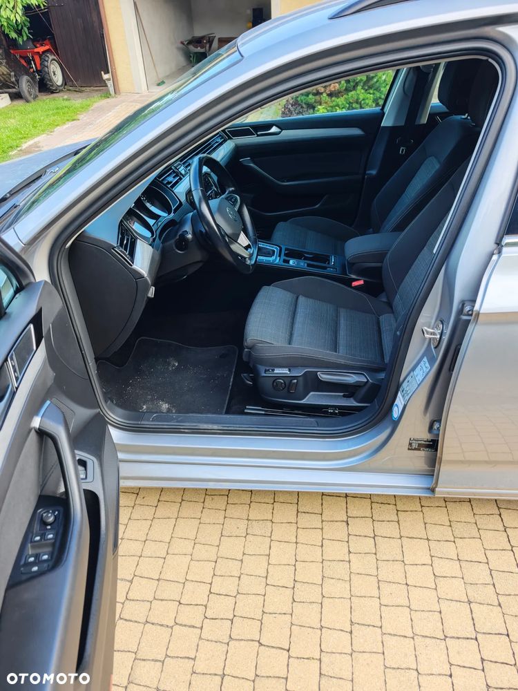 Volkswagen Passat - 10