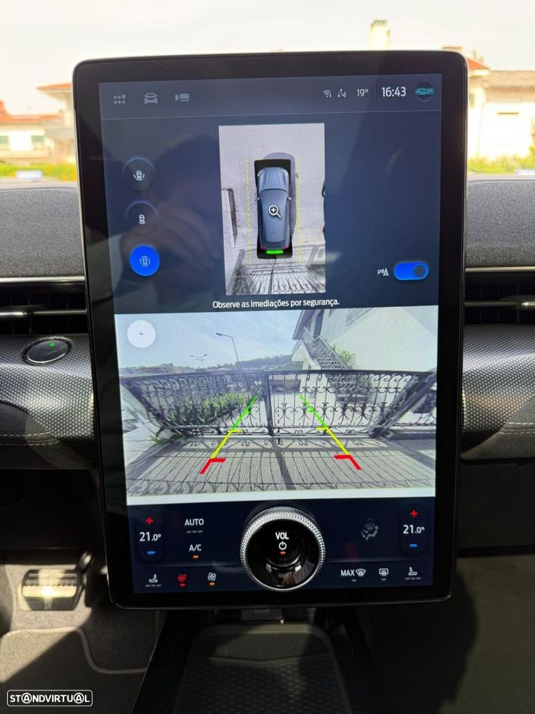 Ford Mustang Mach-E - 32