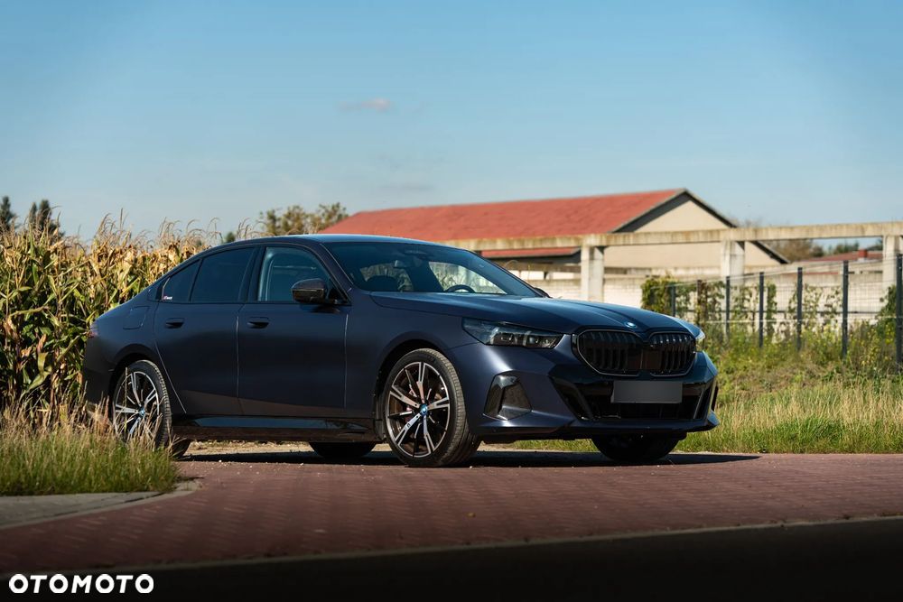 BMW Seria 5 2024 photo 3