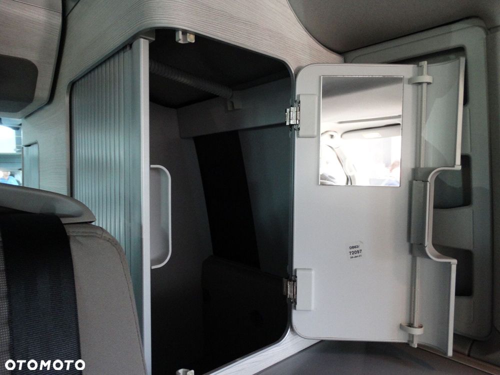 Volkswagen California - 37