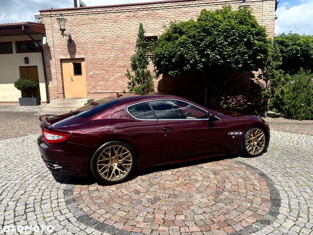 Maserati GranTurismo S - 11