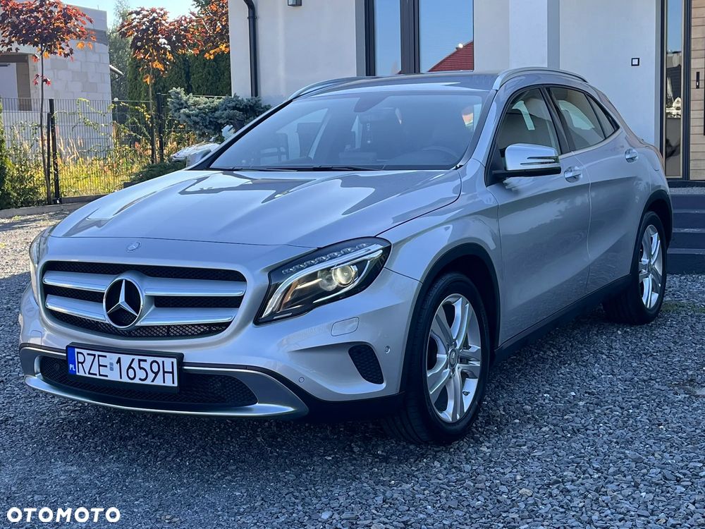 Mercedes-Benz GLA 180 - 26