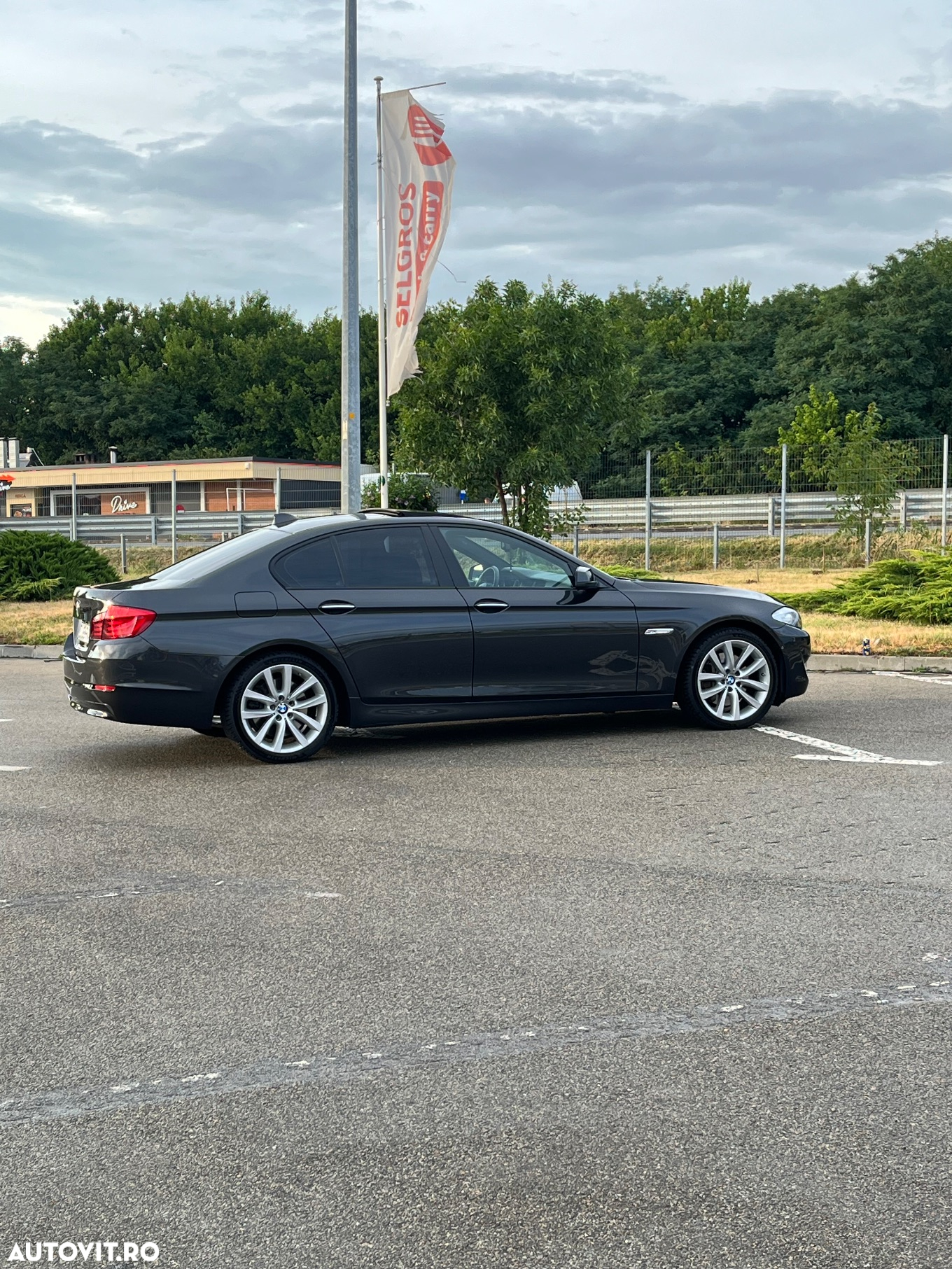 BMW Seria 5 530d xDrive - 13