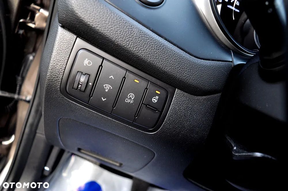 Kia Ceed 1.4 CVVT Dream Team Edition - 24