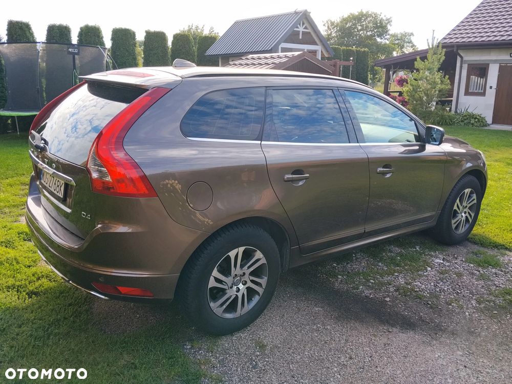 Volvo XC 60 D4 Drive-E Momentum - 4
