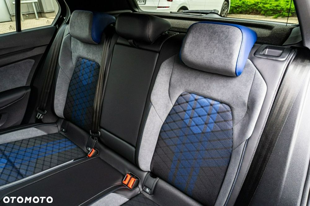Volkswagen Golf - 23