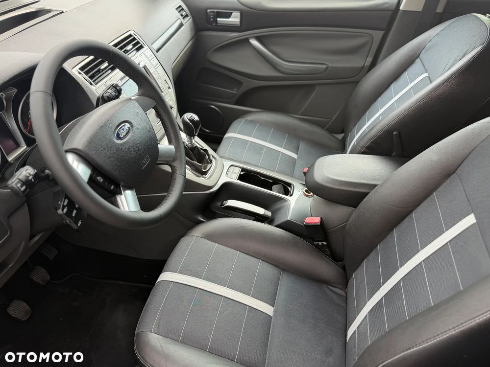 Ford Kuga 2.0 TDCi Titanium - 14