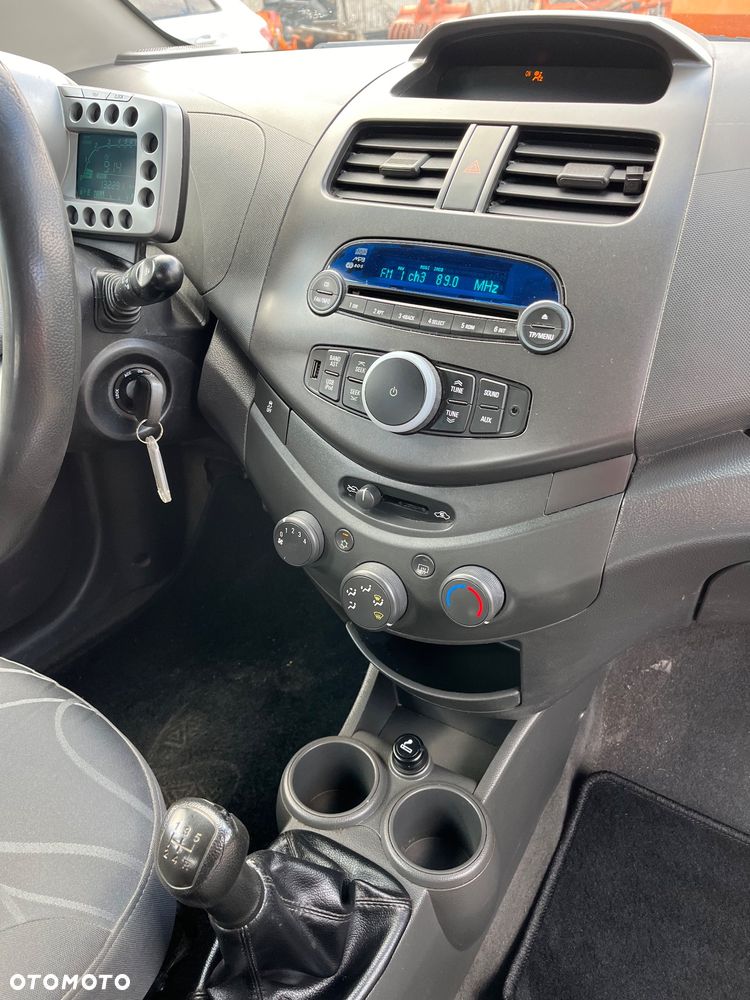 Chevrolet Spark 1.0 - 9