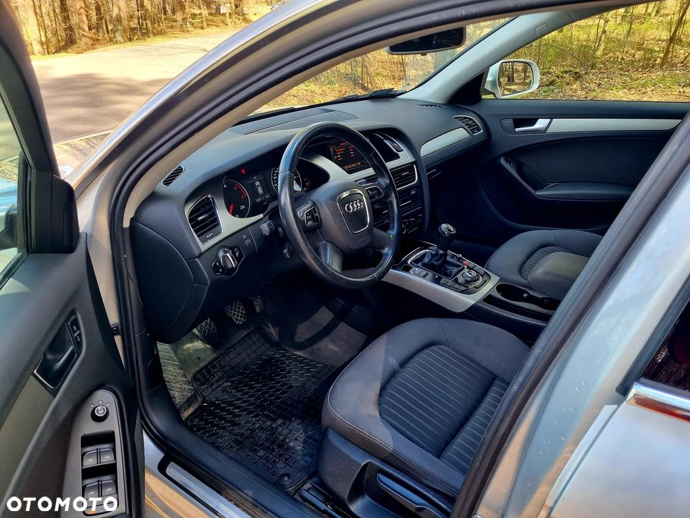 Audi A4 Avant 2.0 TDI DPF Ambiente - 8