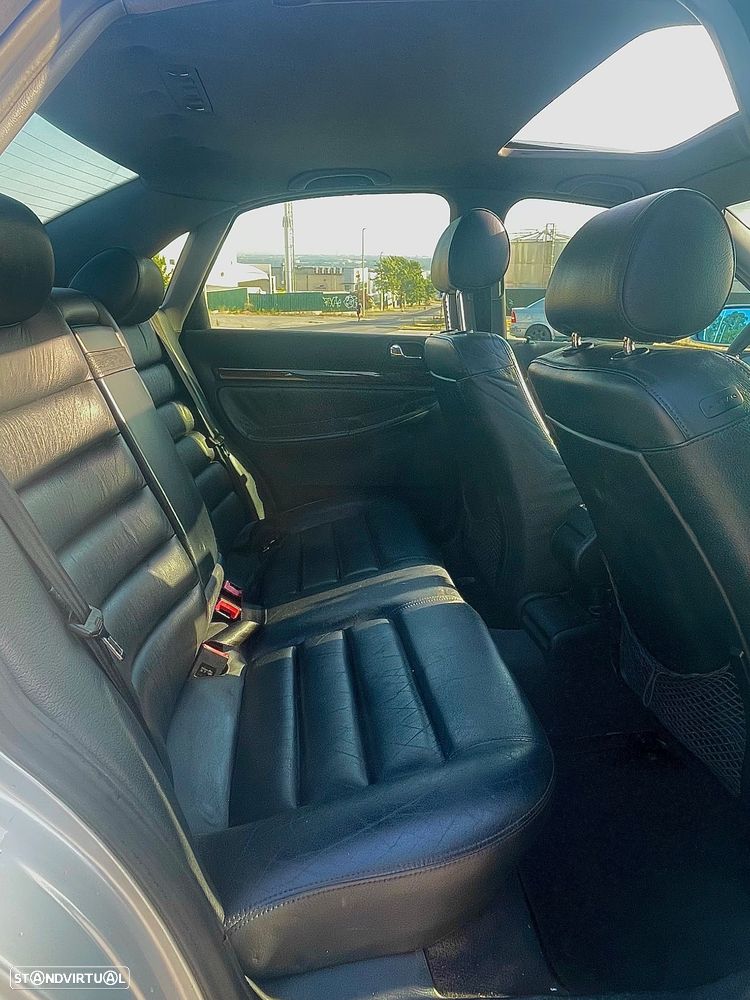 Audi A4 1.8 Turbo Sport - 9