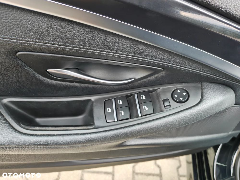 BMW Seria 5 520d xDrive - 39