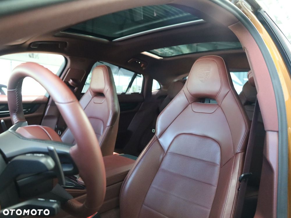 Porsche Panamera - 16