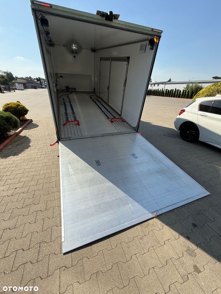 Mercedes-Benz Sprinter - 26