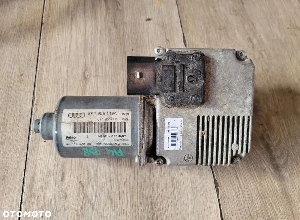Silniczek wycieraczek przód Audi A4 B8 8K1955119A 2010r Europa - 2