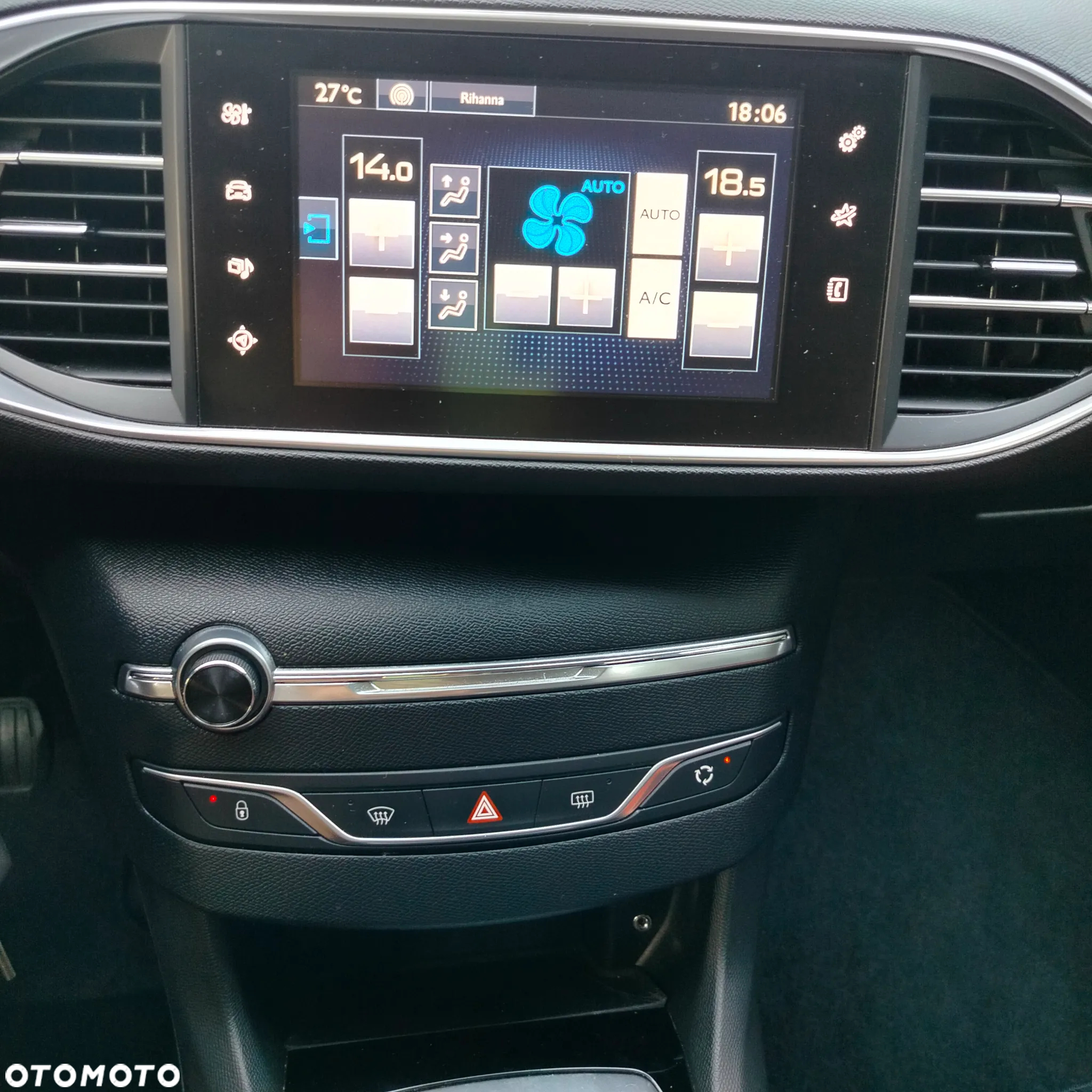 Peugeot 308 1.2 PureTech GPF Allure S&S - 13