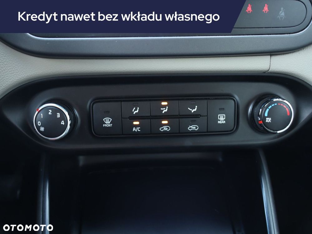 Kia Carens - 15